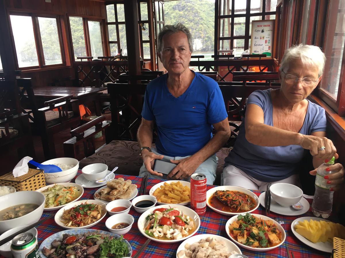 Nam Phuong Hotel Dong Khe Sau Bagian luar foto