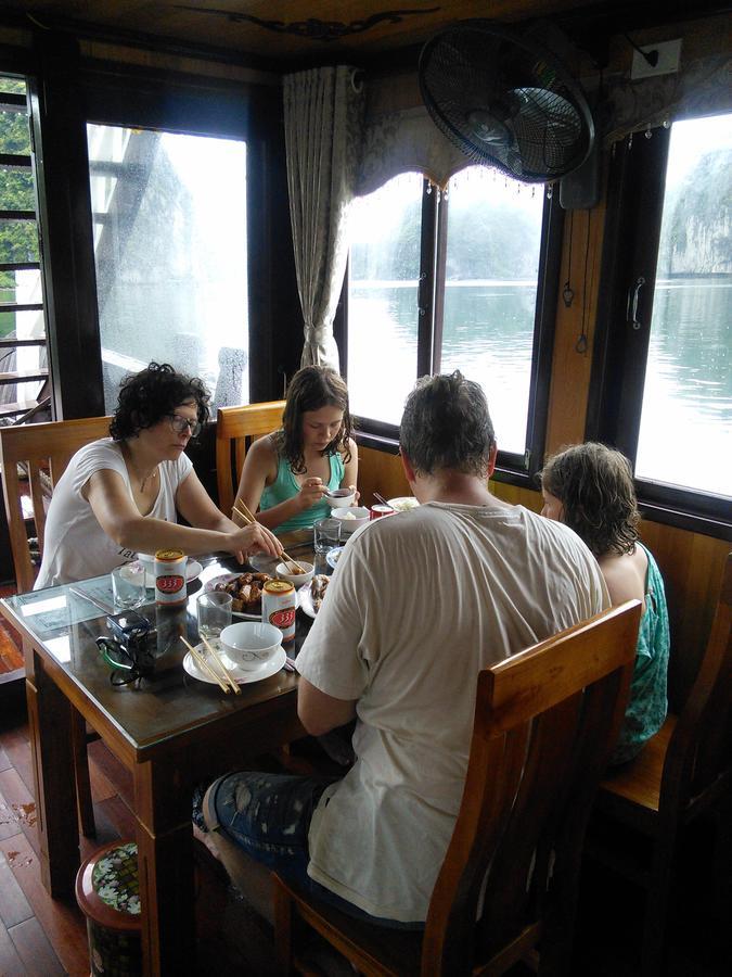 Nam Phuong Hotel Dong Khe Sau Bagian luar foto