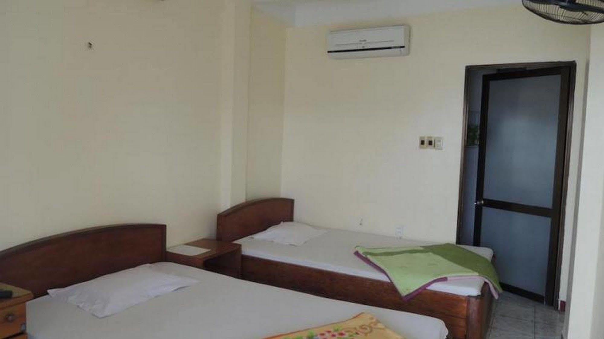 Nam Phuong Hotel Dong Khe Sau Bagian luar foto